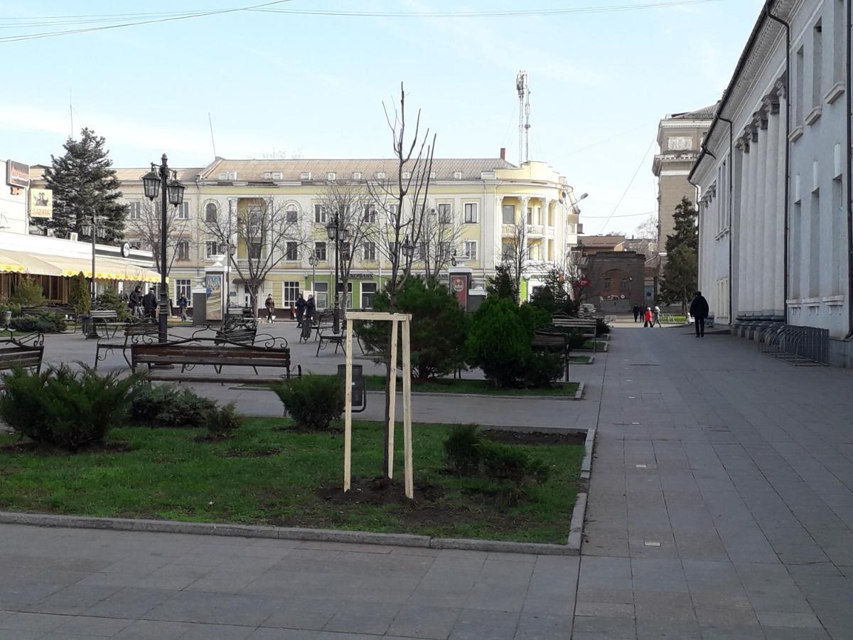 Апартаменты На Проспекте Почтовый Krywyj Rih Exterior foto