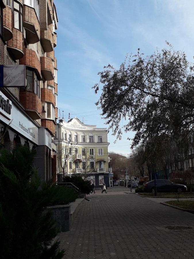 Апартаменты На Проспекте Почтовый Krywyj Rih Exterior foto
